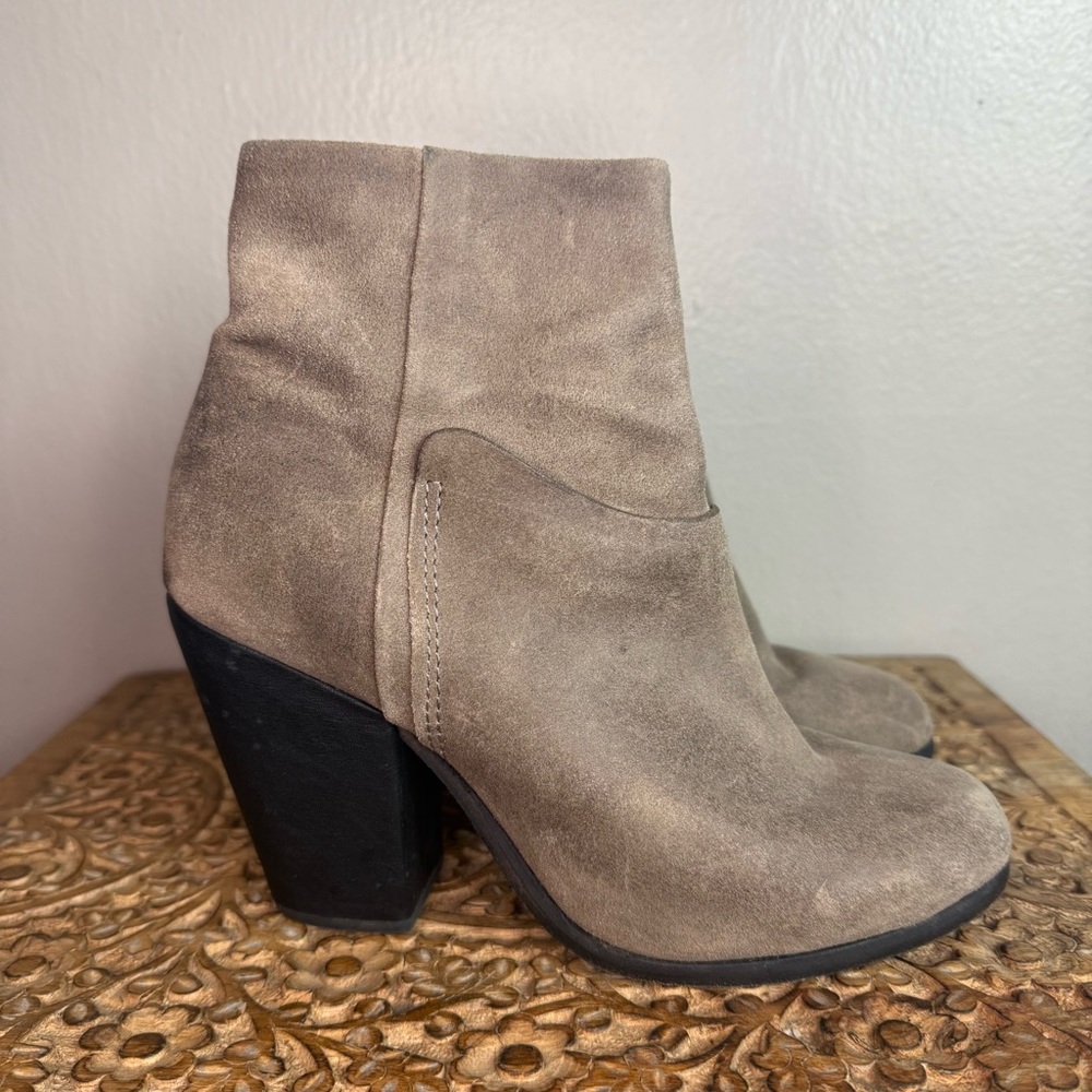 Rag & Bone Classic Newbury Bootie Distressed Suede w/ Black Block Heel Sz 6.5